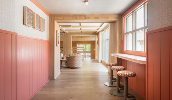 Ryder Hotel sitting area next to the lounge