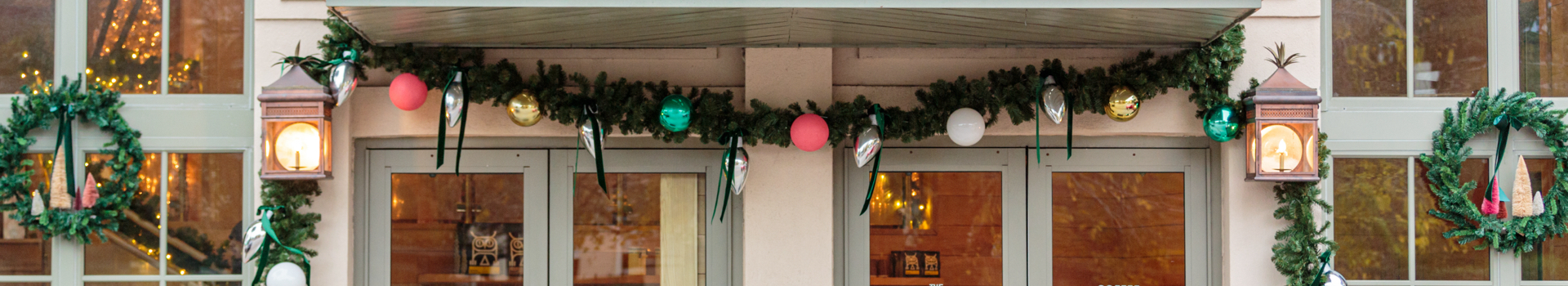 Christmas Decorations outside hotel